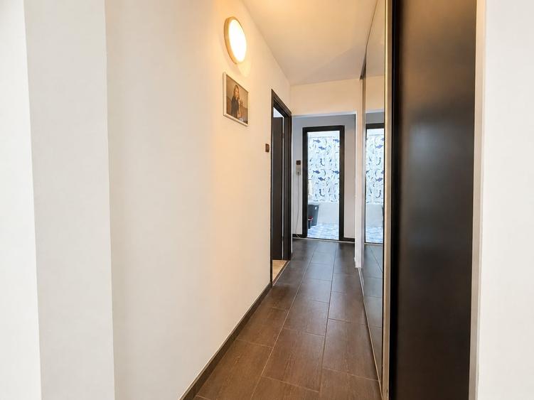 Apartament cu 3 camere decomandat în Rahova