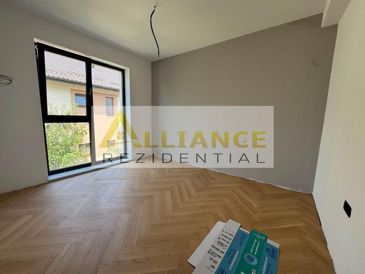Casă individuală cu 5 camere cu Canalizare în Central