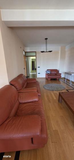 Apartament cu 4 camere în Democrației