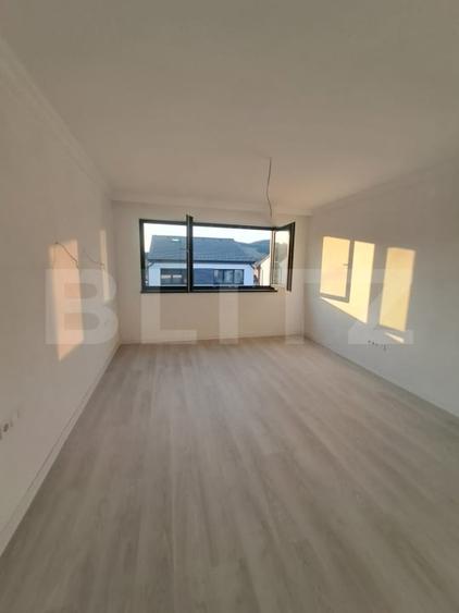 Duplex cu 3 camere cu Canalizare în Sânpetru