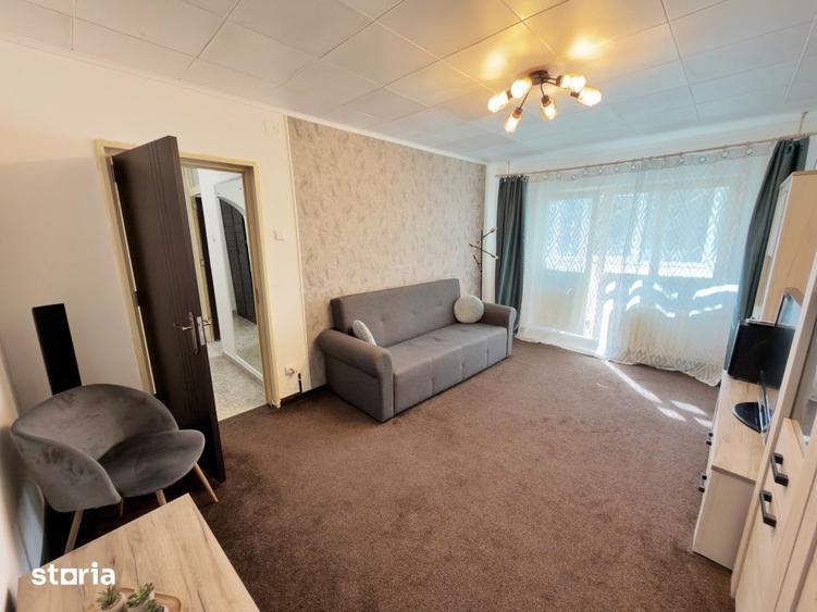 Apartament cu 2 camere decomandat, mobilat în Tei
