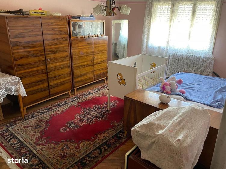 Casă cu 4 camere în Central