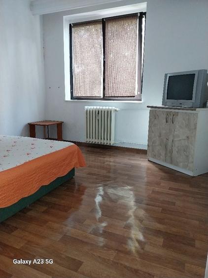 Apartament cu 2 camere semidecomandat în Smeura