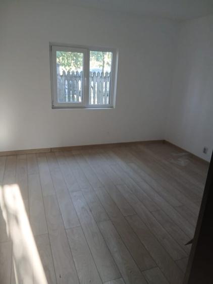 Vanzare casa LEU cu 2000mp teren - 2