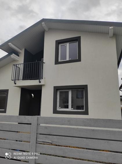 Casă cu 5 camere cu Teren 350 Mp în Tărlungeni