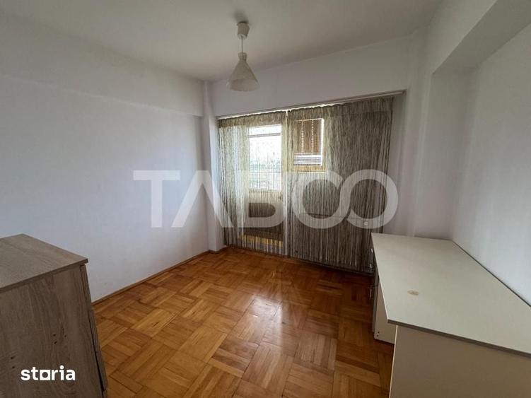 Apartament cu 4 camere decomandat în Turnișor