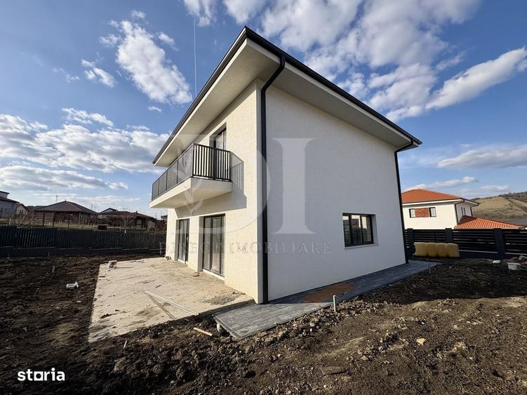 Casă cu 4 camere în Central