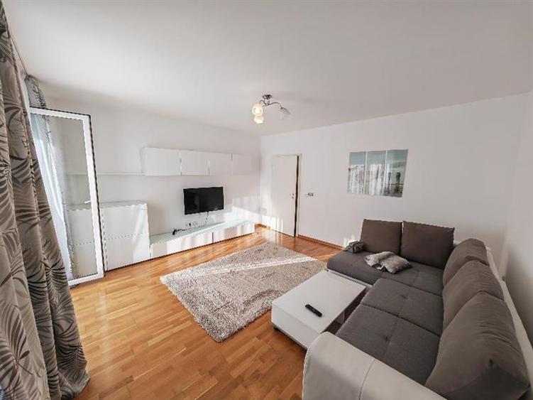 Apartament cu 2 camere decomandat, mobilat în Avantgarden