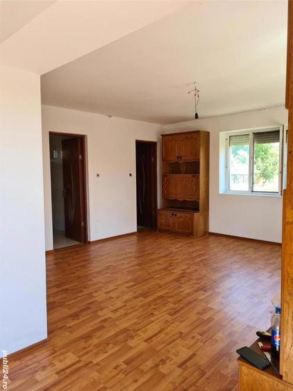 Casă cu 2 camere în Românași
