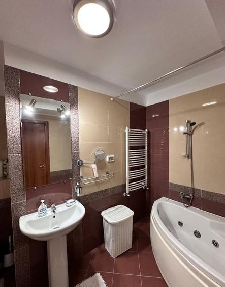 Apartament cu 3 camere semidecomandat, mobilat în Herăstrău