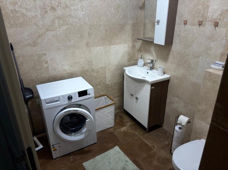 Apartament cu 2 camere decomandat, mobilat în Central