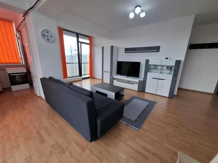 Apartament cu 3 camere semidecomandat, mobilat în Șelimbăr
