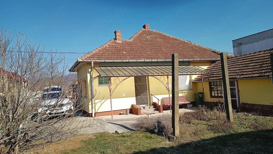 Casă cu 3 camere cu Teren 1435 Mp în Central