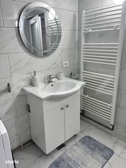 Casă cu 8 camere cu Teren 400 Mp în Central