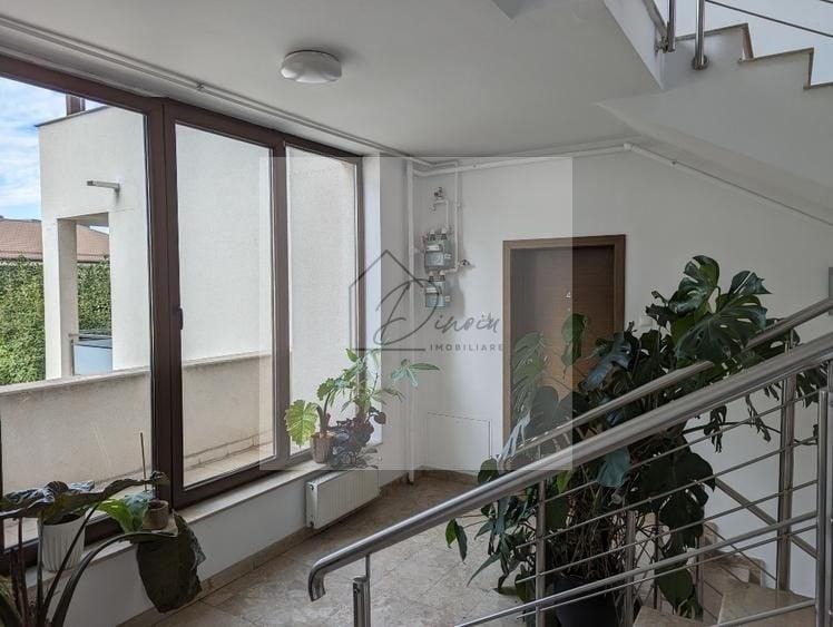 Apartament cu 3 camere decomandat, mobilat în Central