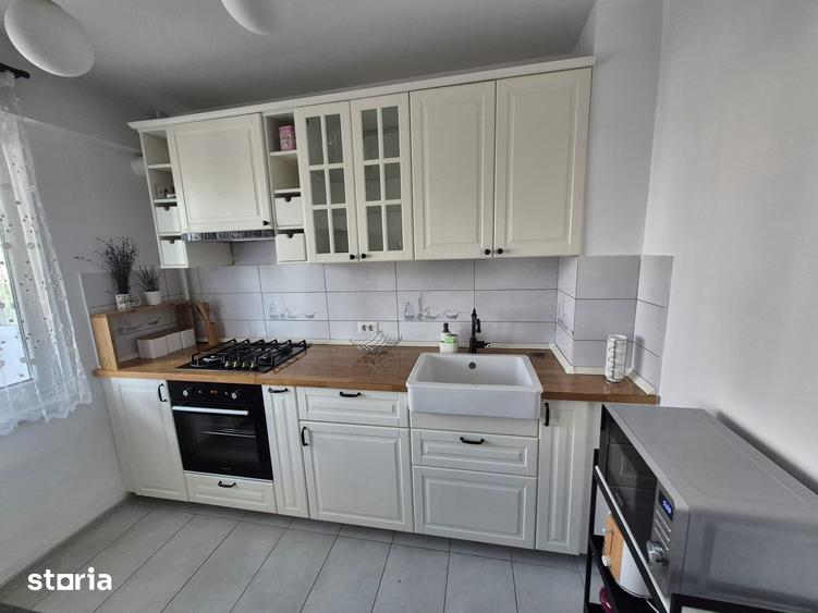 Apartament cu 2 camere decomandat în Tei