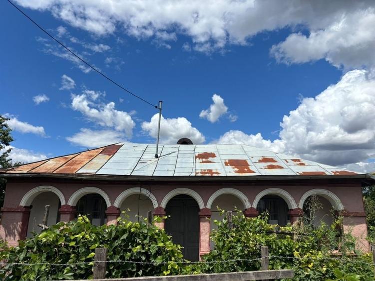 Casă cu 3 camere în Axintele