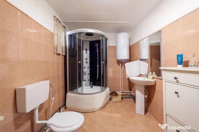 Casă cu 4 camere cu Teren 1175 Mp în Central