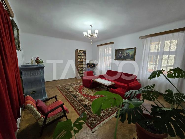 Apartament cu 4 camere decomandat, mobilat în Orașul de Jos
