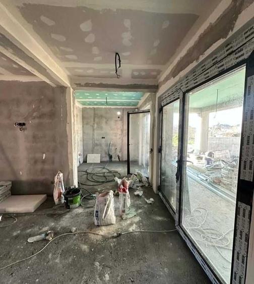 Casă cu 3 camere decomandat în Central
