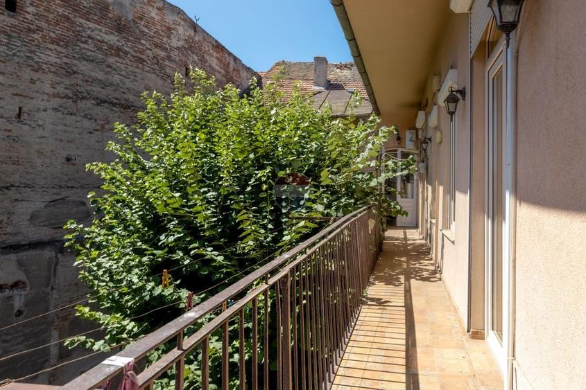 Apartament cu 3 camere, mobilat în Central