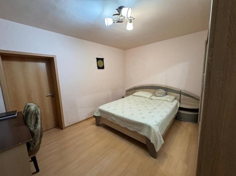 Casă individuală cu 5 camere cu Canalizare în Fratelia