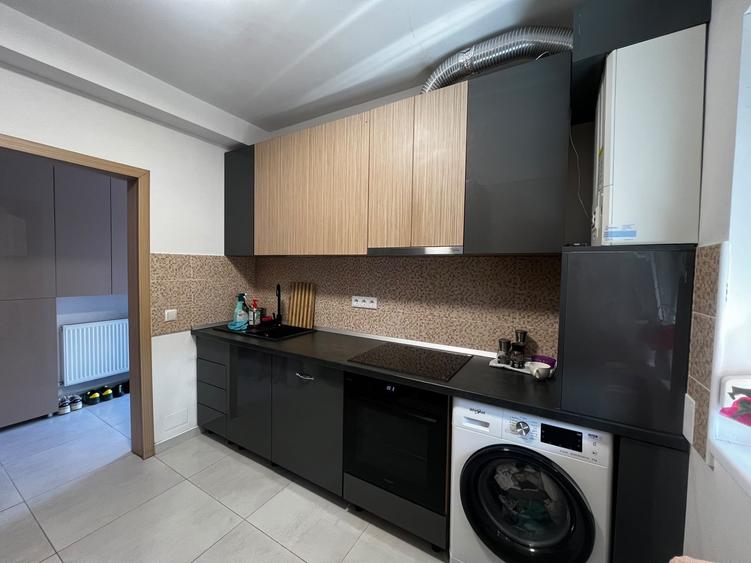 Duplex cu 4 camere cu Canalizare în Domnești