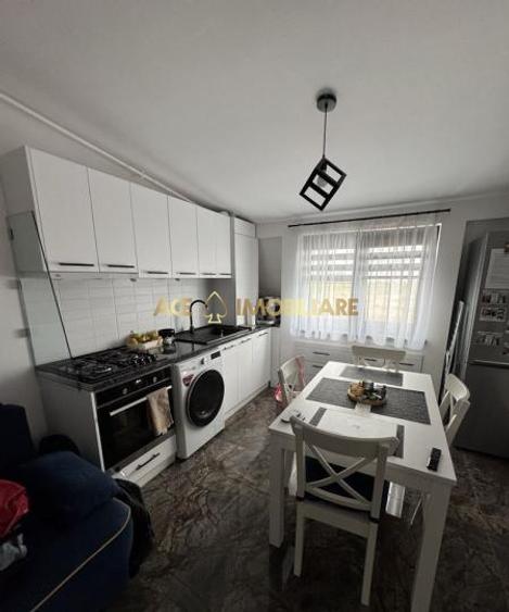 Apartament cu 2 camere decomandat, mobilat în Berceni