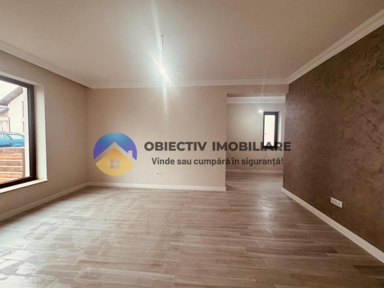 Casă cu 4 camere cu Canalizare în Ciritei