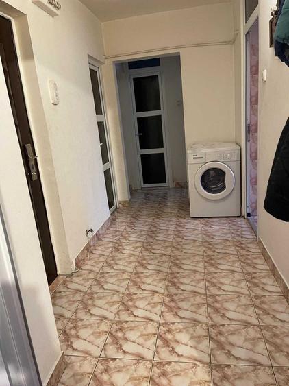 Apartament cu 3 camere decomandat în 1 Mai