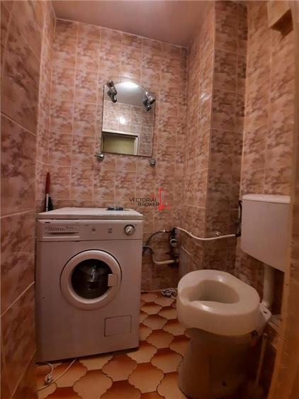 Apartament cu 4 camere semidecomandat în Iancului