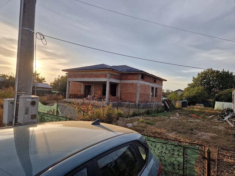 Casă cu Teren 931 Mp în Bălanu