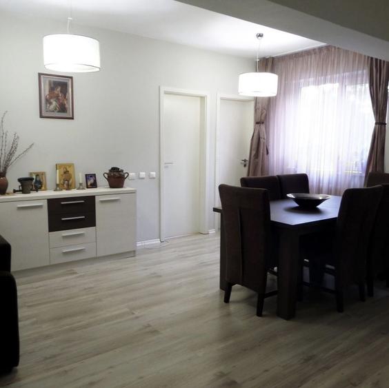 Apartament cu 3 camere în Runcu