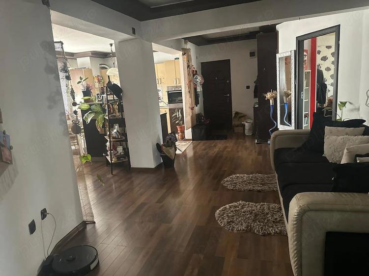 Apartament cu 4 camere decomandat în Central