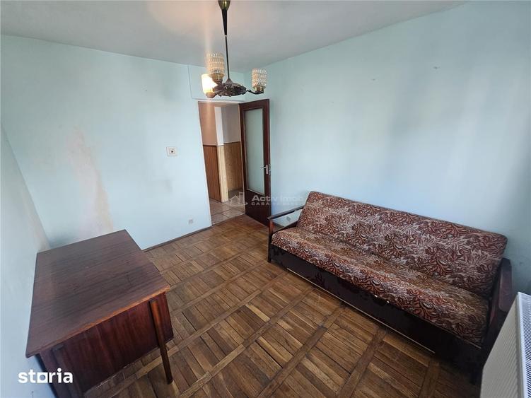 Apartament cu 4 camere decomandat în Central