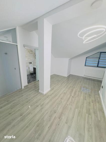 Casă cu 4 camere cu Teren 200 Mp în Central