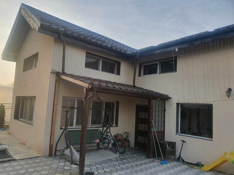 Casă cu 4 camere cu Teren 360 Mp în Căldăraru