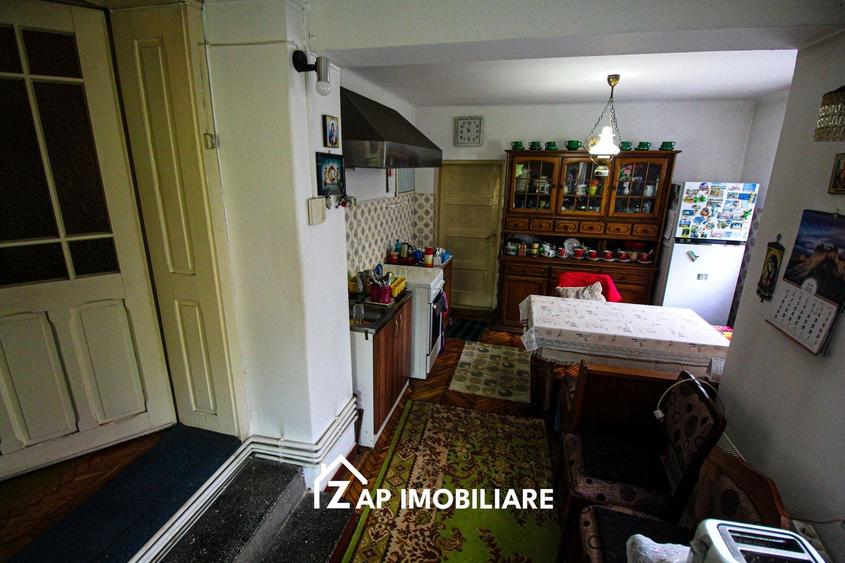 Casă individuală cu 4 camere cu Canalizare în Central
