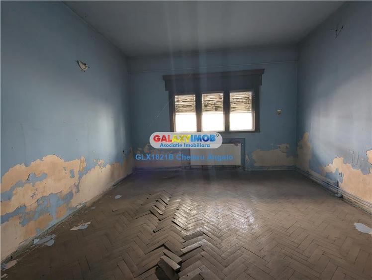 Casă cu 5 camere cu Teren 470 Mp în Unirii