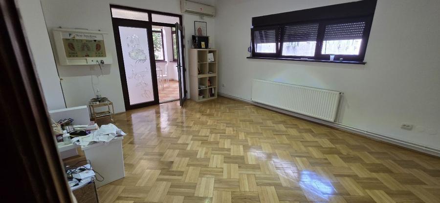 Apartament cu 4 camere decomandat, mobilat în Dacia