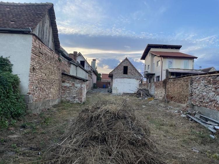 Casă cu 4 camere în Turnișor