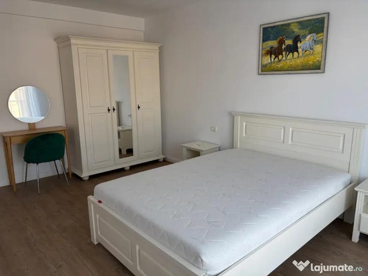 Apartament cu 3 camere decomandat, mobilat în Primo