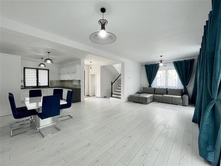 Duplex cu 4 camere cu Canalizare în Șelimbăr