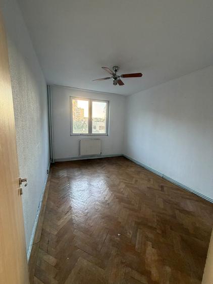 Apartament cu 2 camere semidecomandat în Florilor