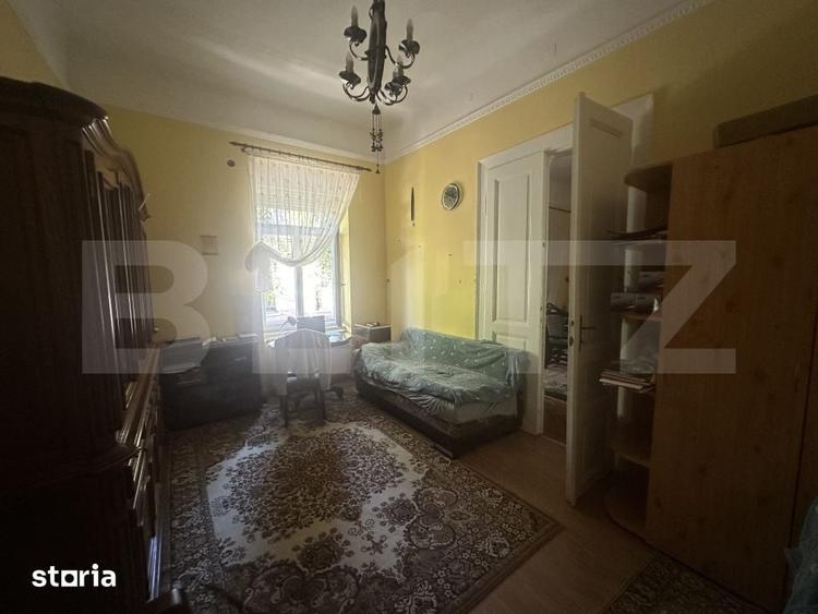 Casă cu 5 camere decomandat cu Teren 311 Mp în Central