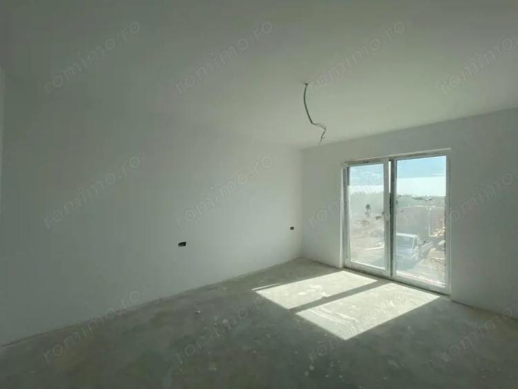 Casă cu 4 camere cu Teren 275 Mp în Urseni