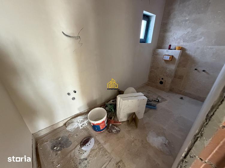 Casă cu 4 camere cu Teren 400 Mp în Domnești