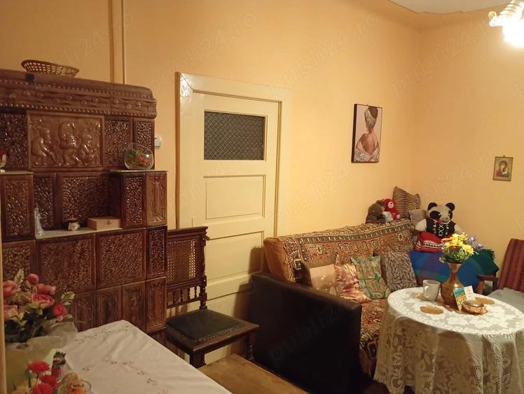 Casă cu 4 camere cu Teren 1361 Mp în Florești