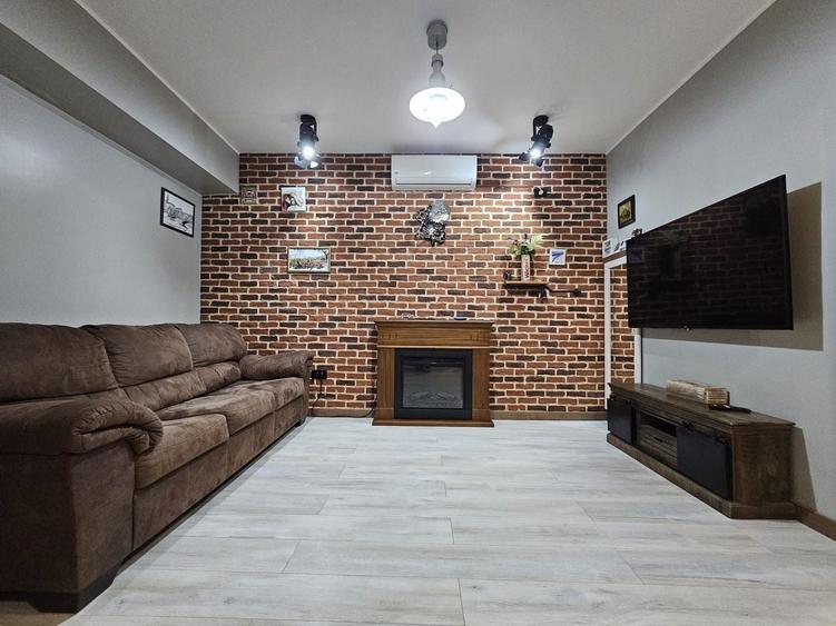 Apartament cu 2 camere decomandat, mobilat în Casa de Cultură