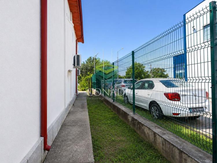 Casă individuală cu 7 camere cu Canalizare în Central